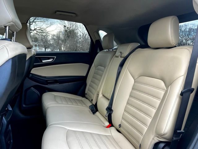 Used 2022 Ford Edge SEL image 17