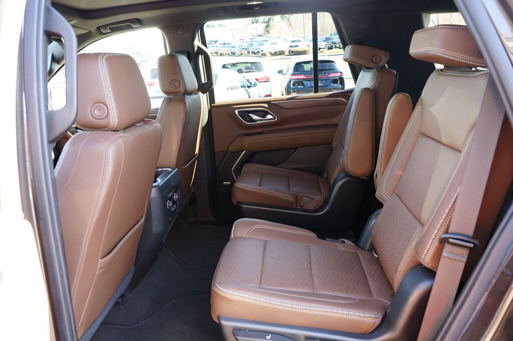 Used 2021 Chevrolet Tahoe High Country w/ Premium Package image 15