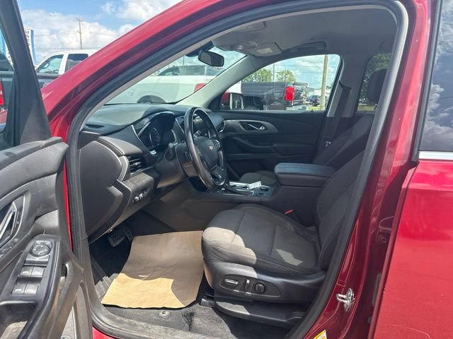 Used 2019 Chevrolet Traverse LT w/ LPO, Blackout Package AWD/4WD image 9