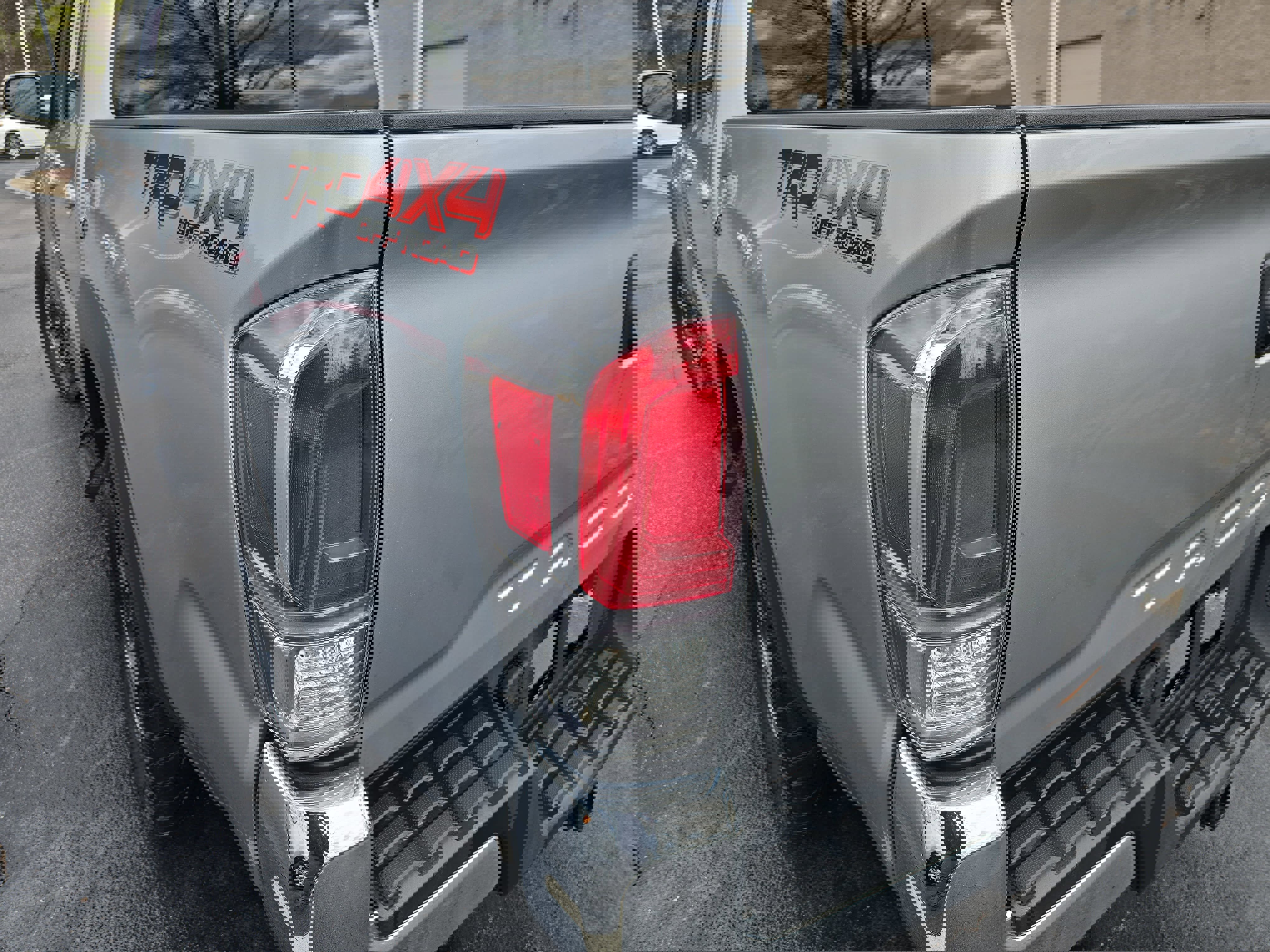 Used 2023 Toyota Tacoma TRD Off-Road image 34