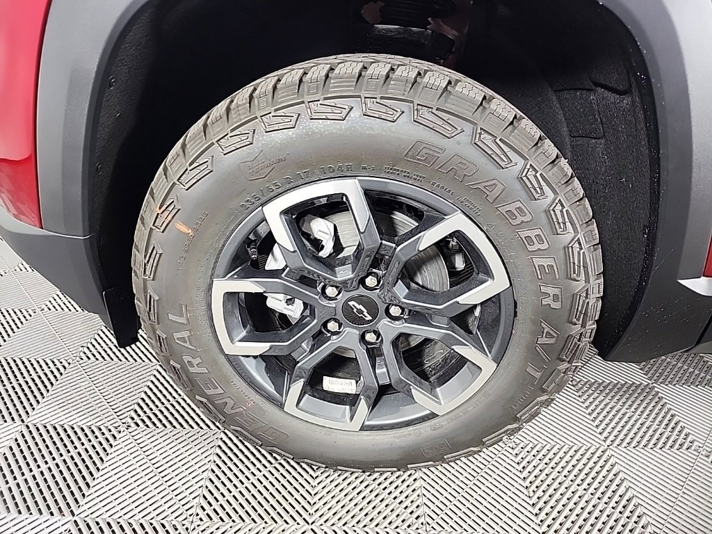 New 2026 Chevrolet Equinox ACTIV w/ Convenience Package III image 16