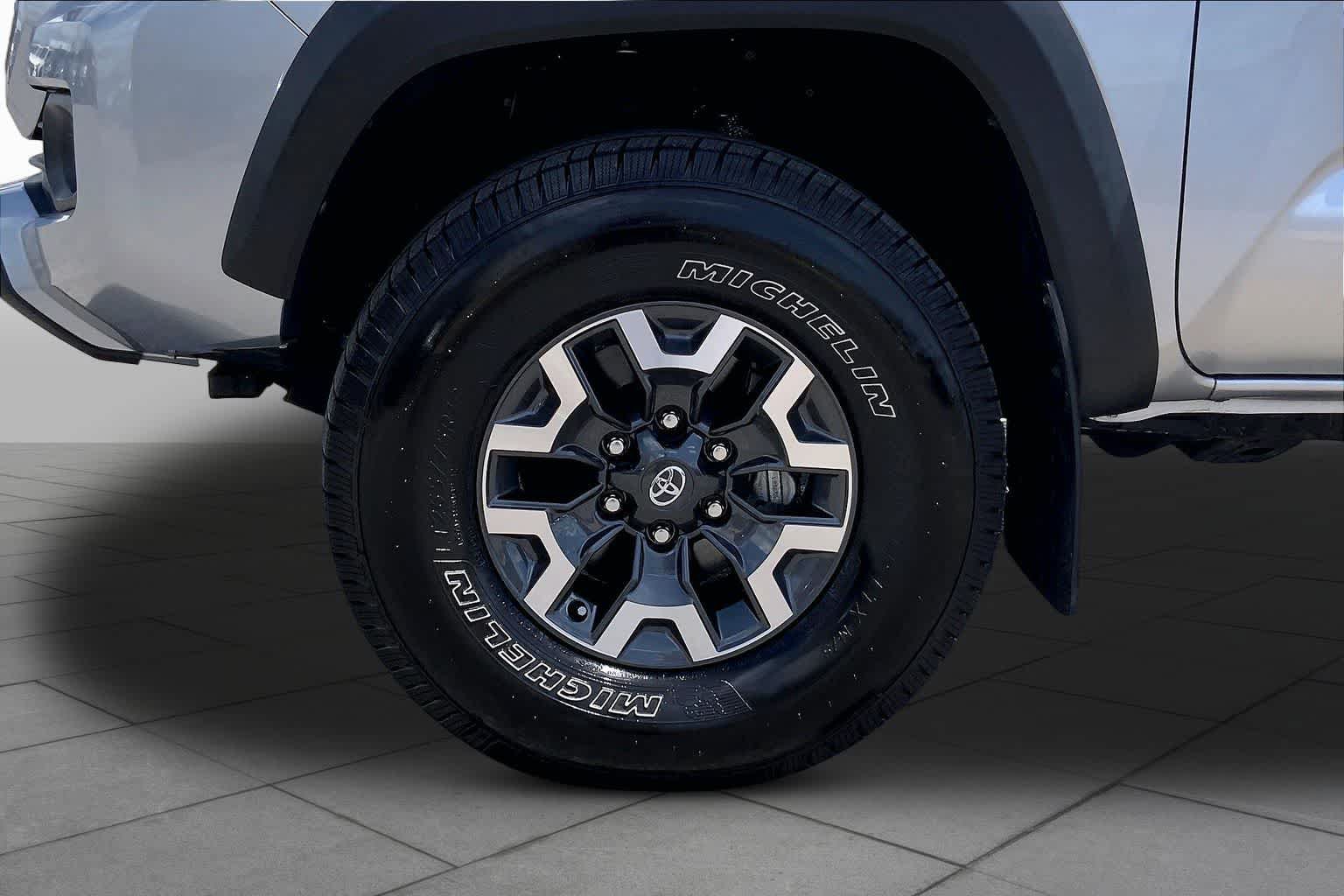 Used 2023 Toyota Tacoma TRD Off-Road AWD/4WD image 11