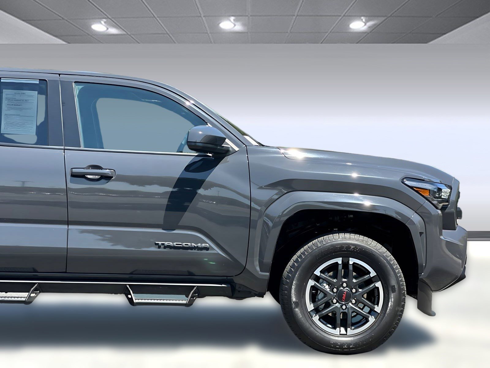 Used 2025 Toyota Tacoma SR5 AWD/4WD image 33