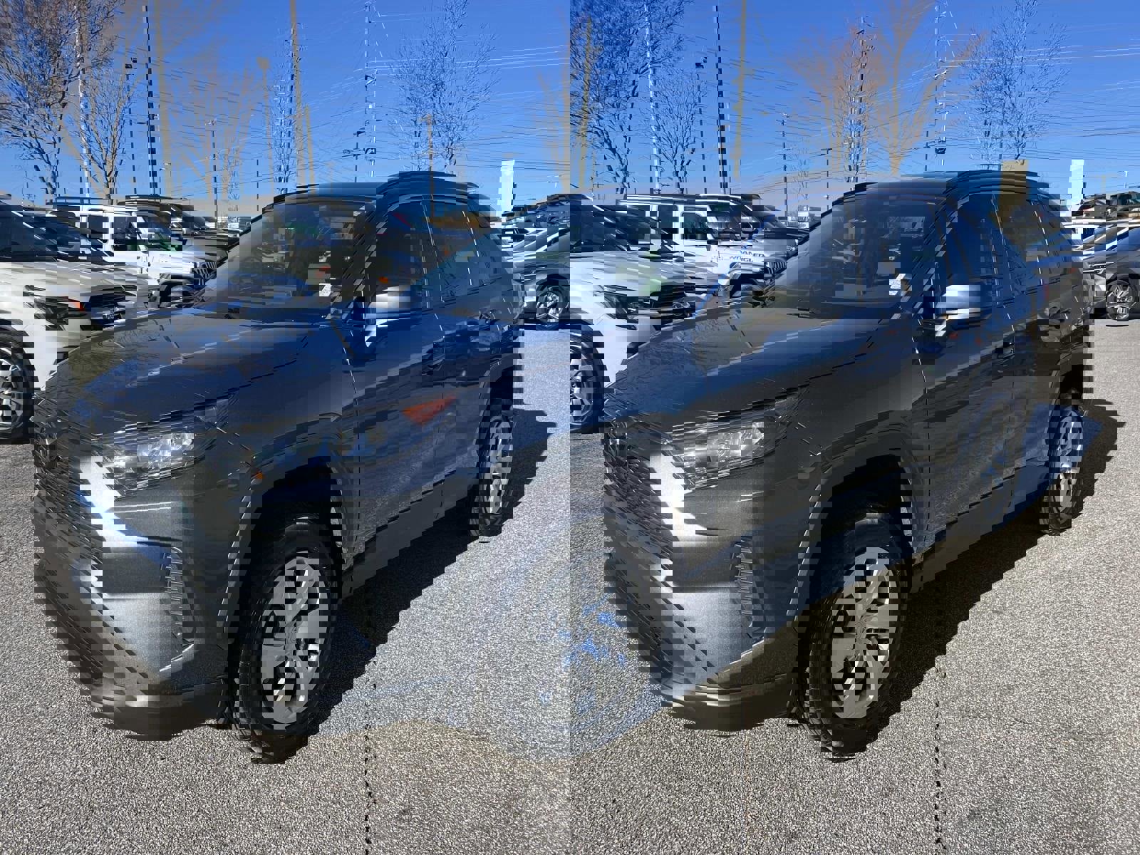 Used 2021 Toyota RAV4 LE image 3