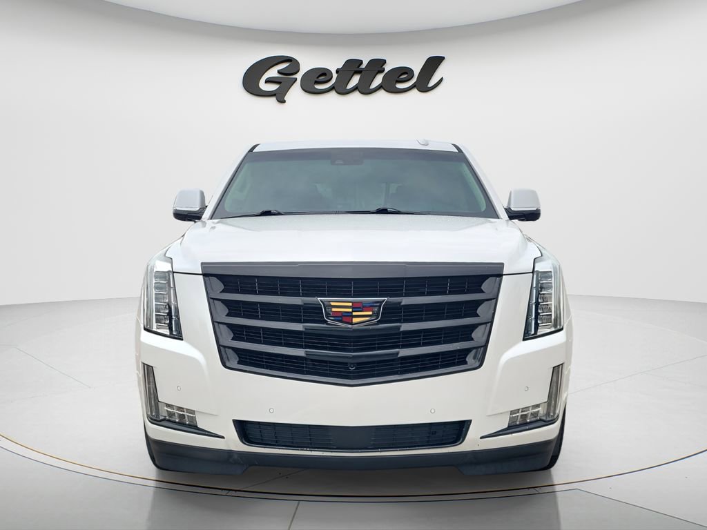 Used 2018 Cadillac Escalade Premium Luxury RWD image 2