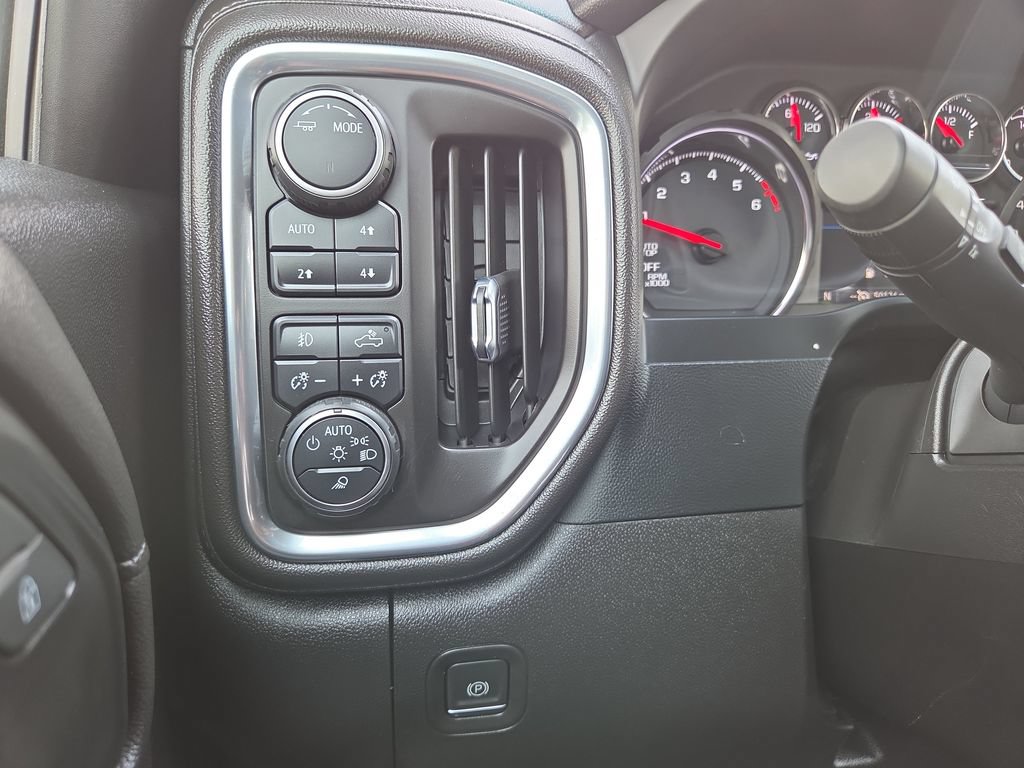 Used 2022 Chevrolet Silverado 1500 RST w/ Safety Package AWD/4WD image 22