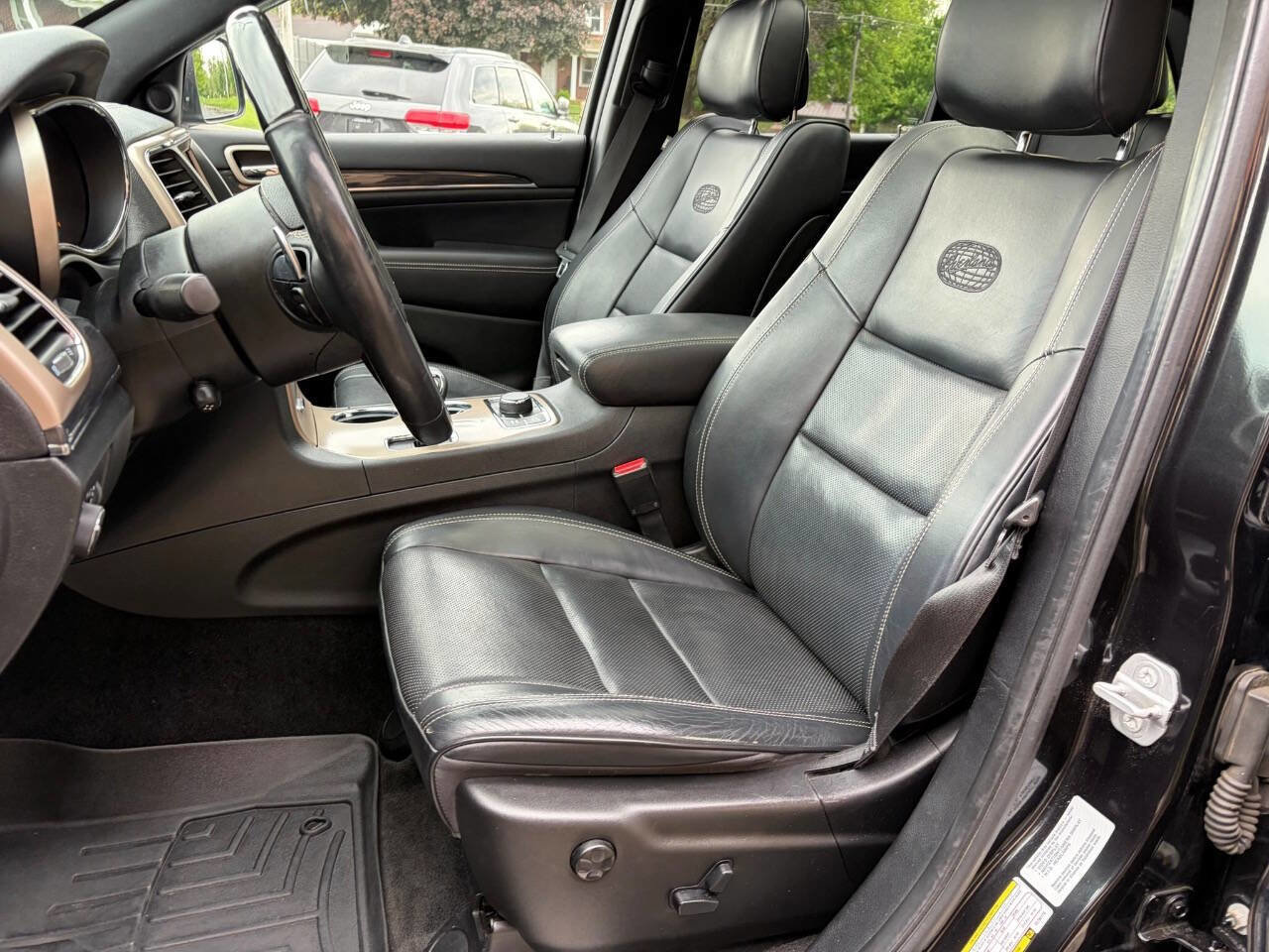 Used 2015 Jeep Grand Cherokee Overland AWD/4WD image 7