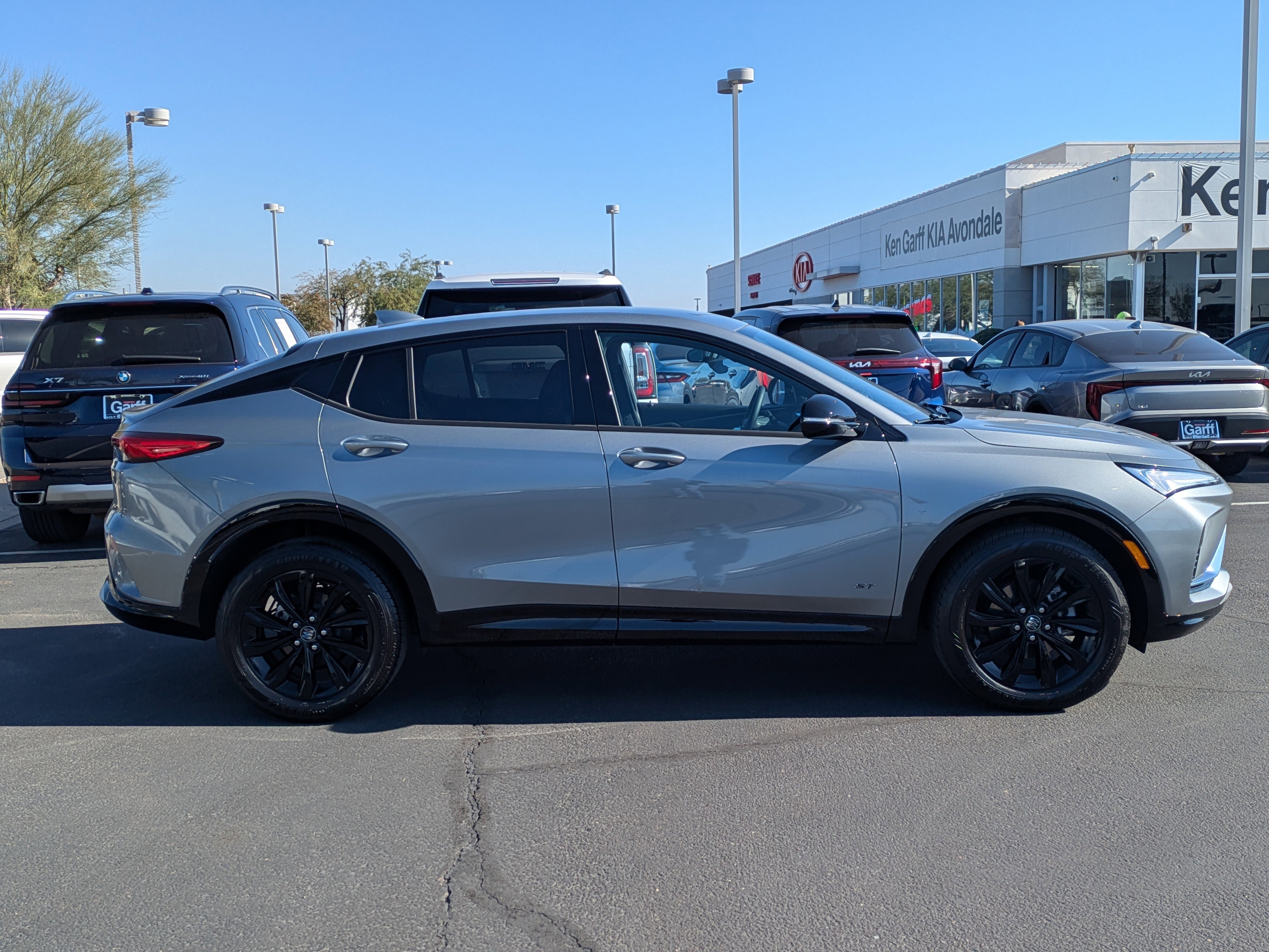 Used 2025 Buick Envista Sport Touring image 7