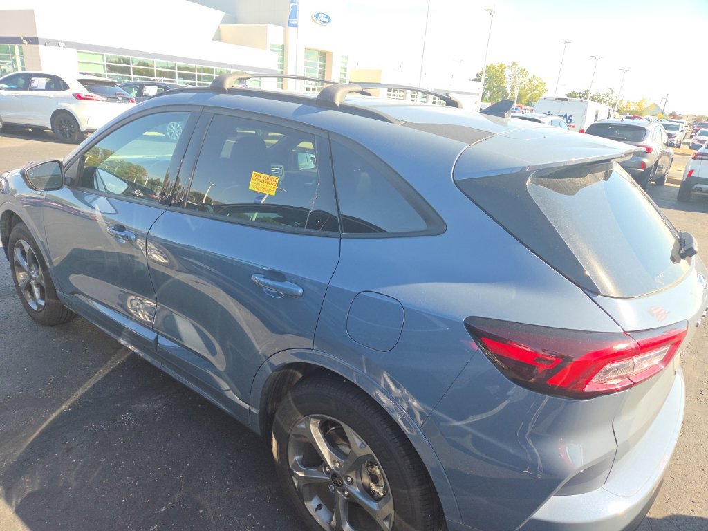 Used 2024 Ford Escape ST-Line w/ Tech Pack #1 AWD/4WD image 10
