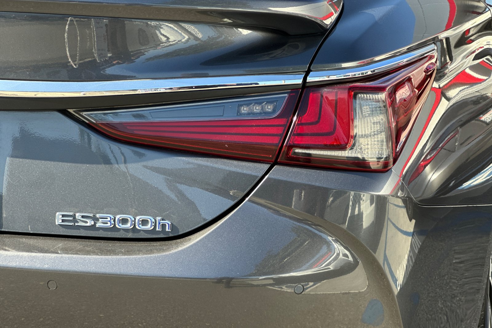 Used 2022 Lexus ES 300h w/ Premium Package FWD image 27