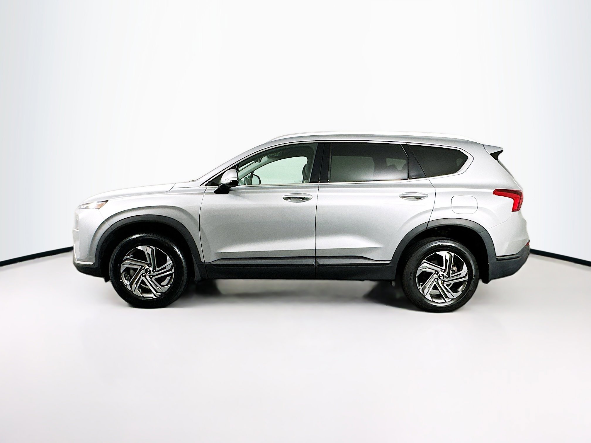 Used 2023 Hyundai Santa Fe SEL image 4