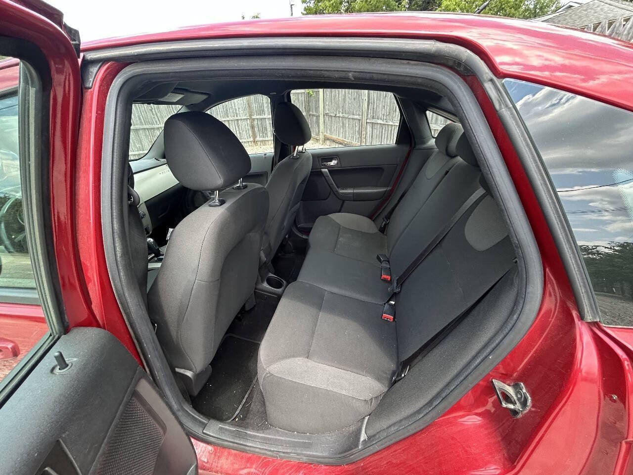 Used 2009 Ford Focus SES FWD image 7
