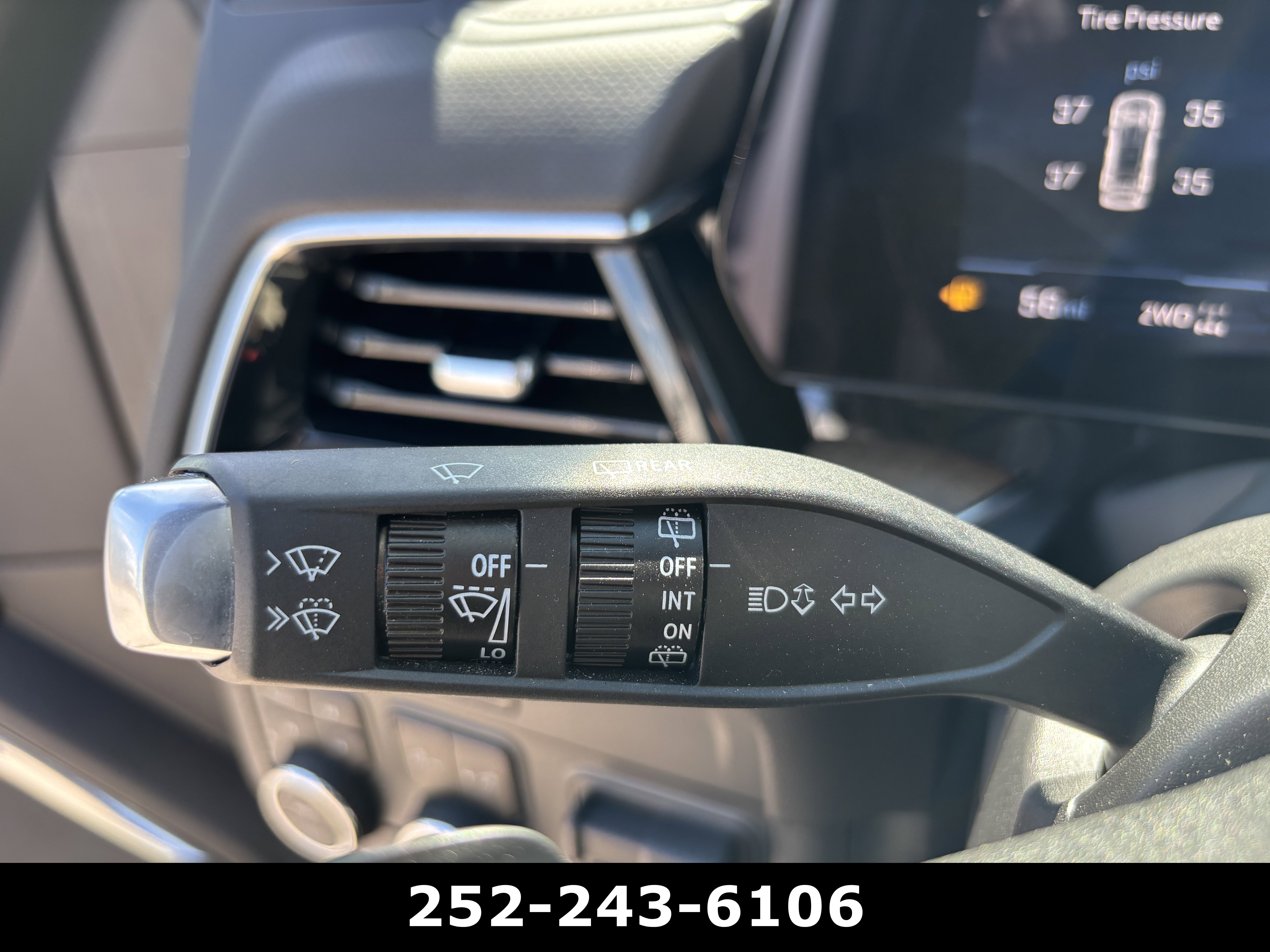 Used 2025 Chevrolet Tahoe High Country AWD/4WD image 40