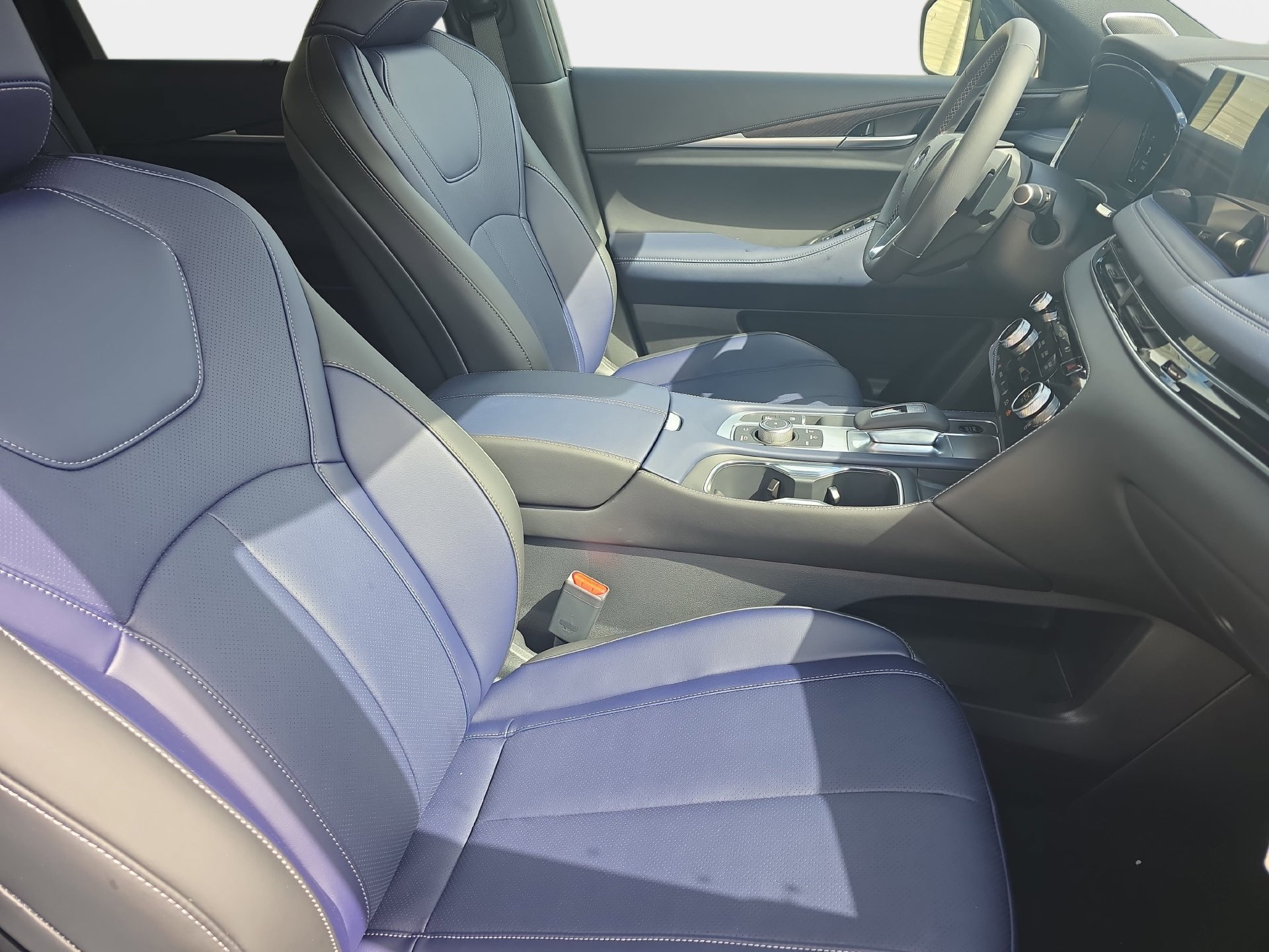 Certified 2026 INFINITI QX60 Sport w/ Dark Cargo Package AWD/4WD image 10