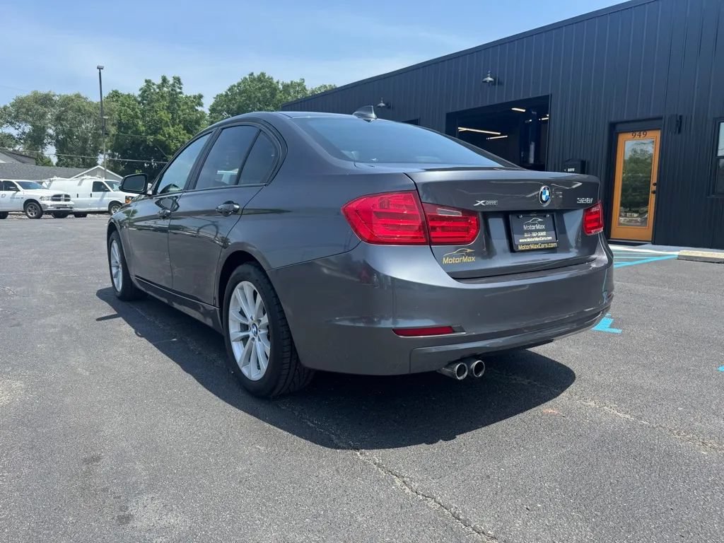 Used 2013 BMW 328i xDrive Sedan AWD/4WD image 2