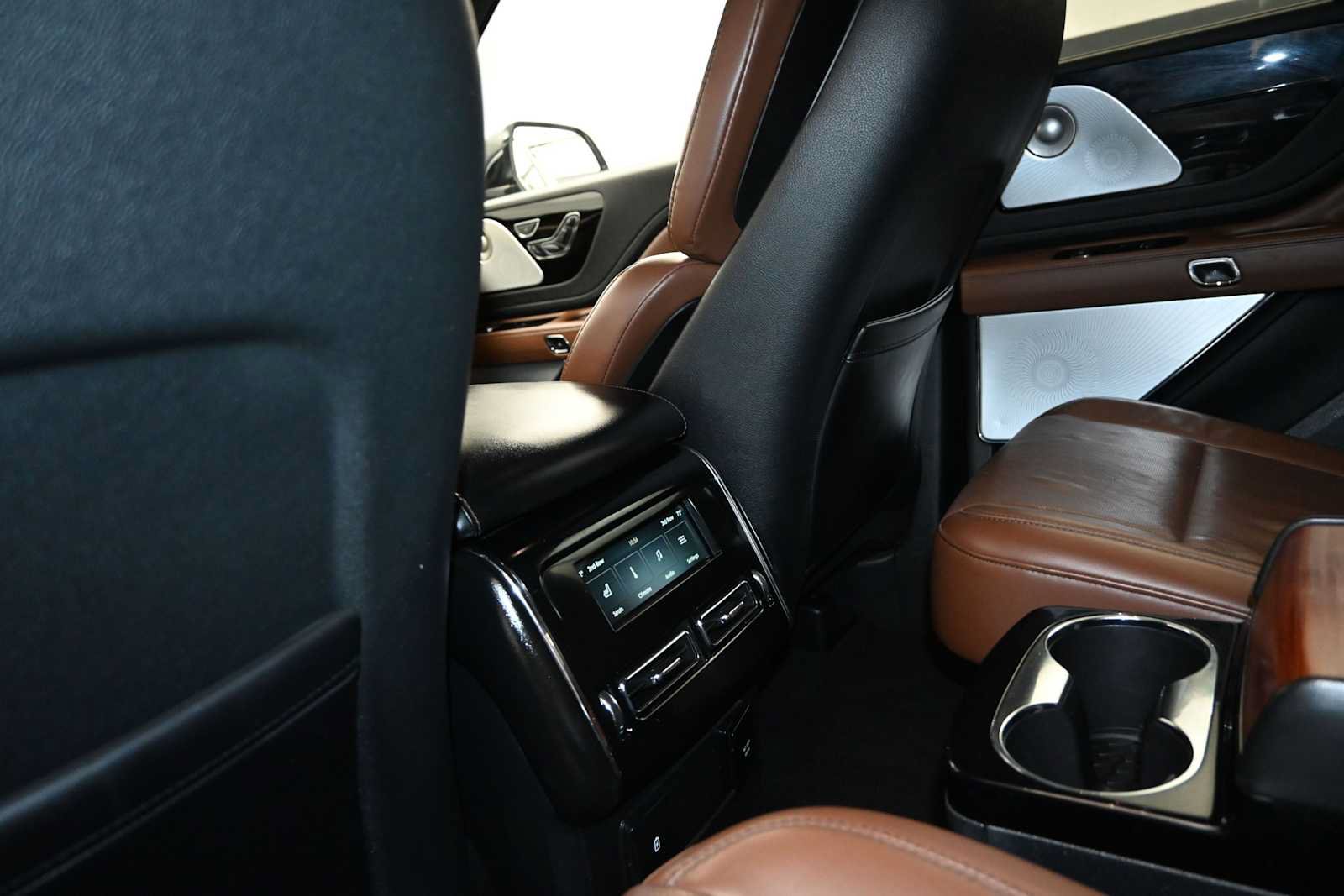 Used 2020 Lincoln Aviator Reserve w/ Equipment Group 202A AWD/4WD image 24