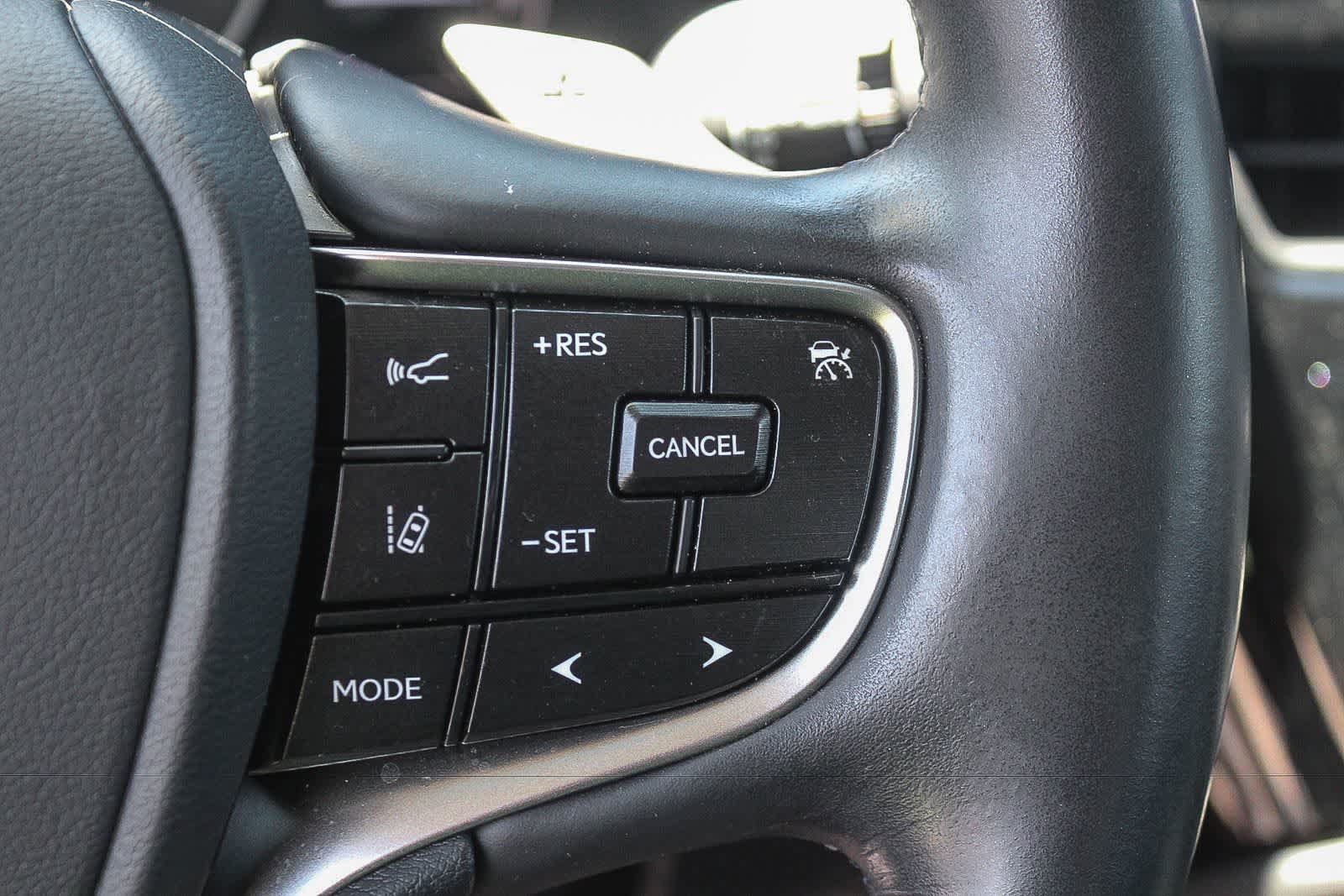 Used 2023 Lexus ES 300h w/ Premium Package FWD image 31
