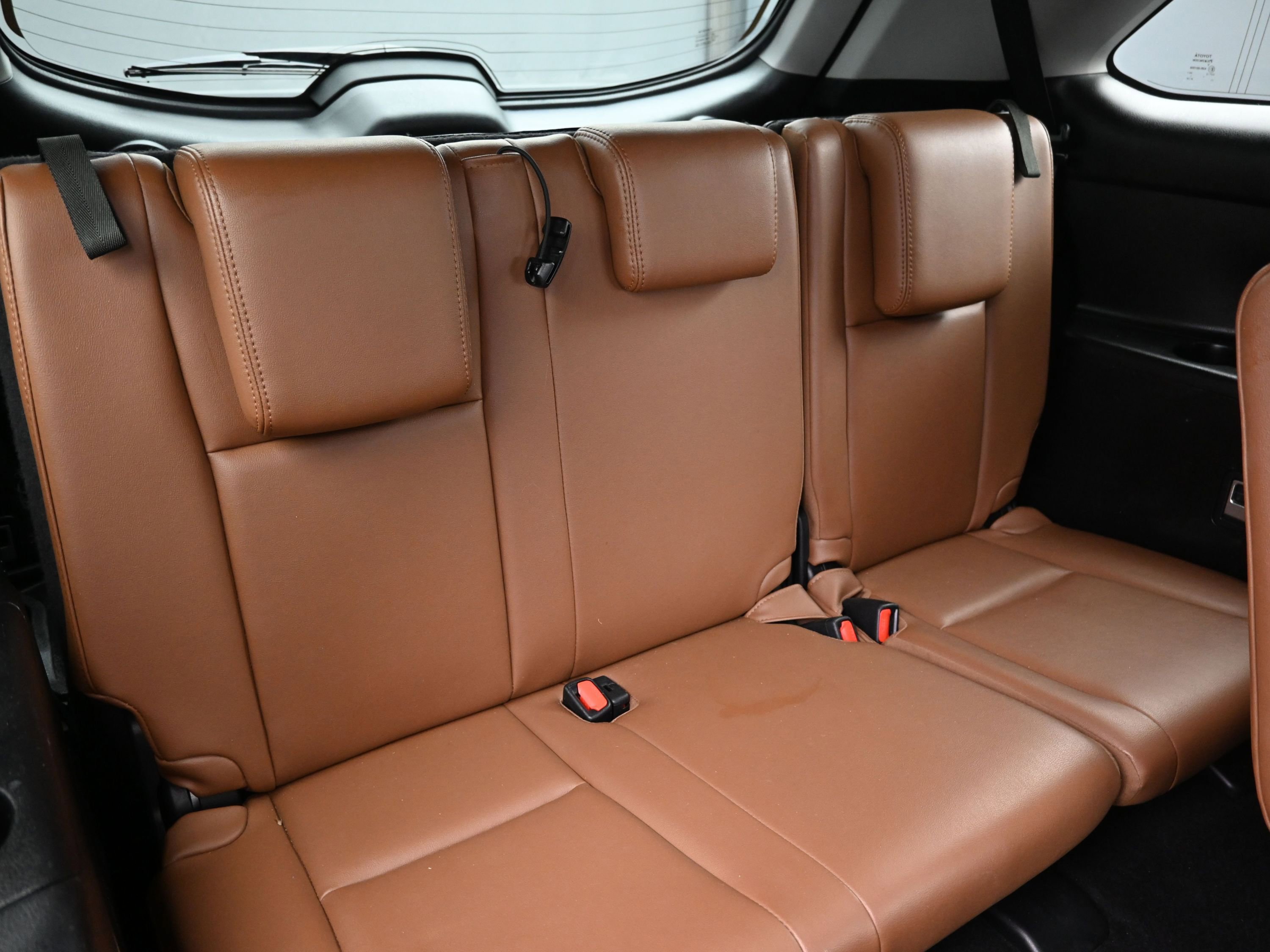 Used 2018 Toyota Highlander Limited w/ Protection Package #3 image 26