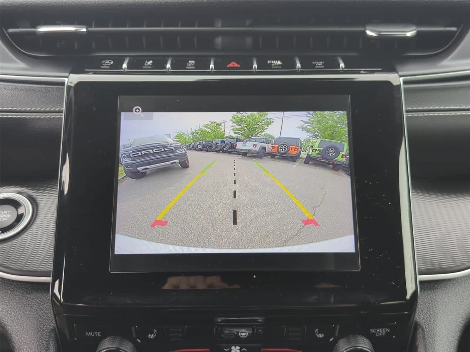 Used 2023 Jeep Grand Cherokee Altitude AWD/4WD image 21