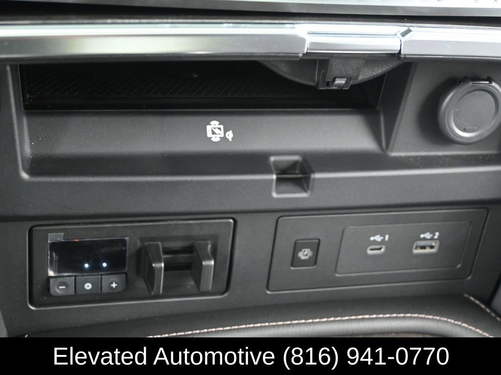 Used 2024 Nissan Armada Platinum w/ Captain's Chairs Package image 12