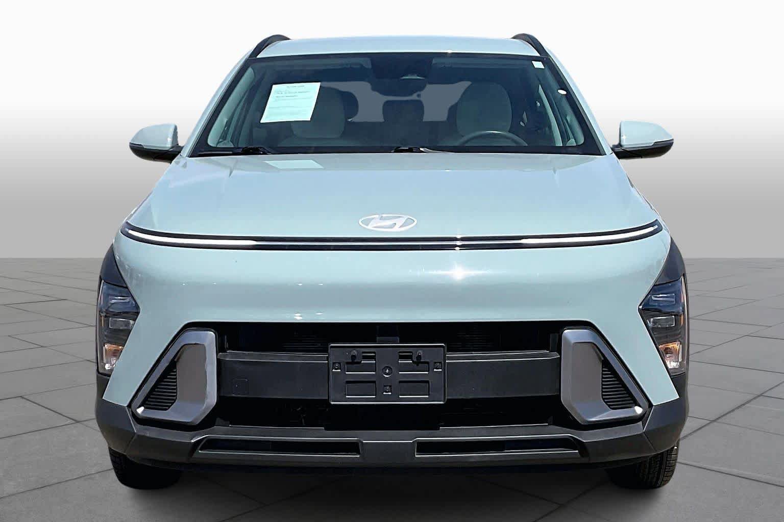 Used 2025 Hyundai Kona SEL FWD image 4