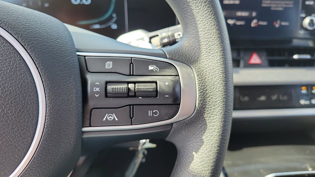 Used 2025 Kia Sportage LX image 24