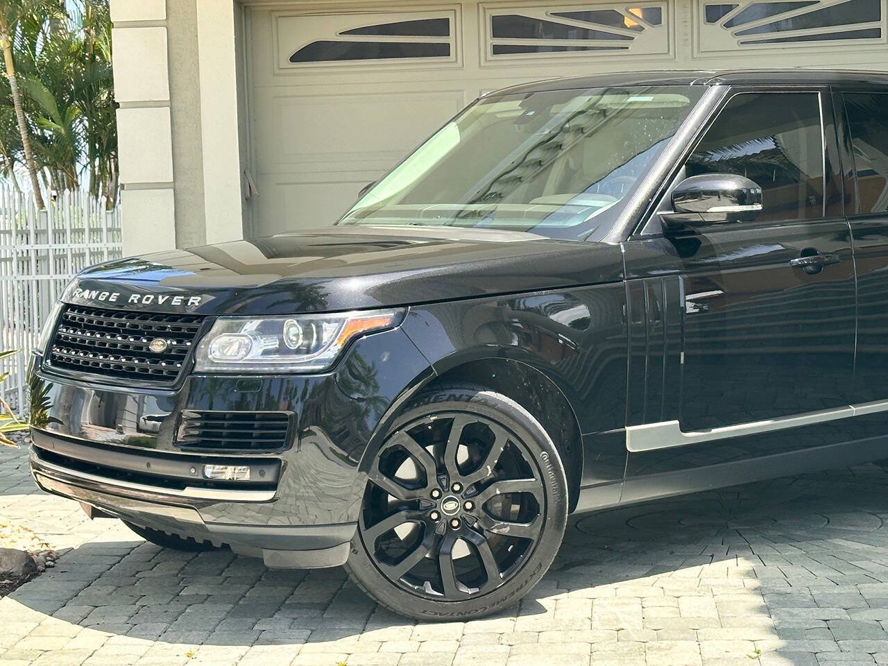 Used 2015 Land Rover Range Rover Supercharged AWD/4WD image 2