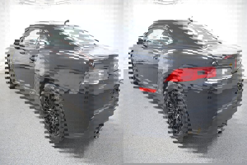 Used 2015 Chevrolet Camaro LT w/ 1LT Preferred Package image 5