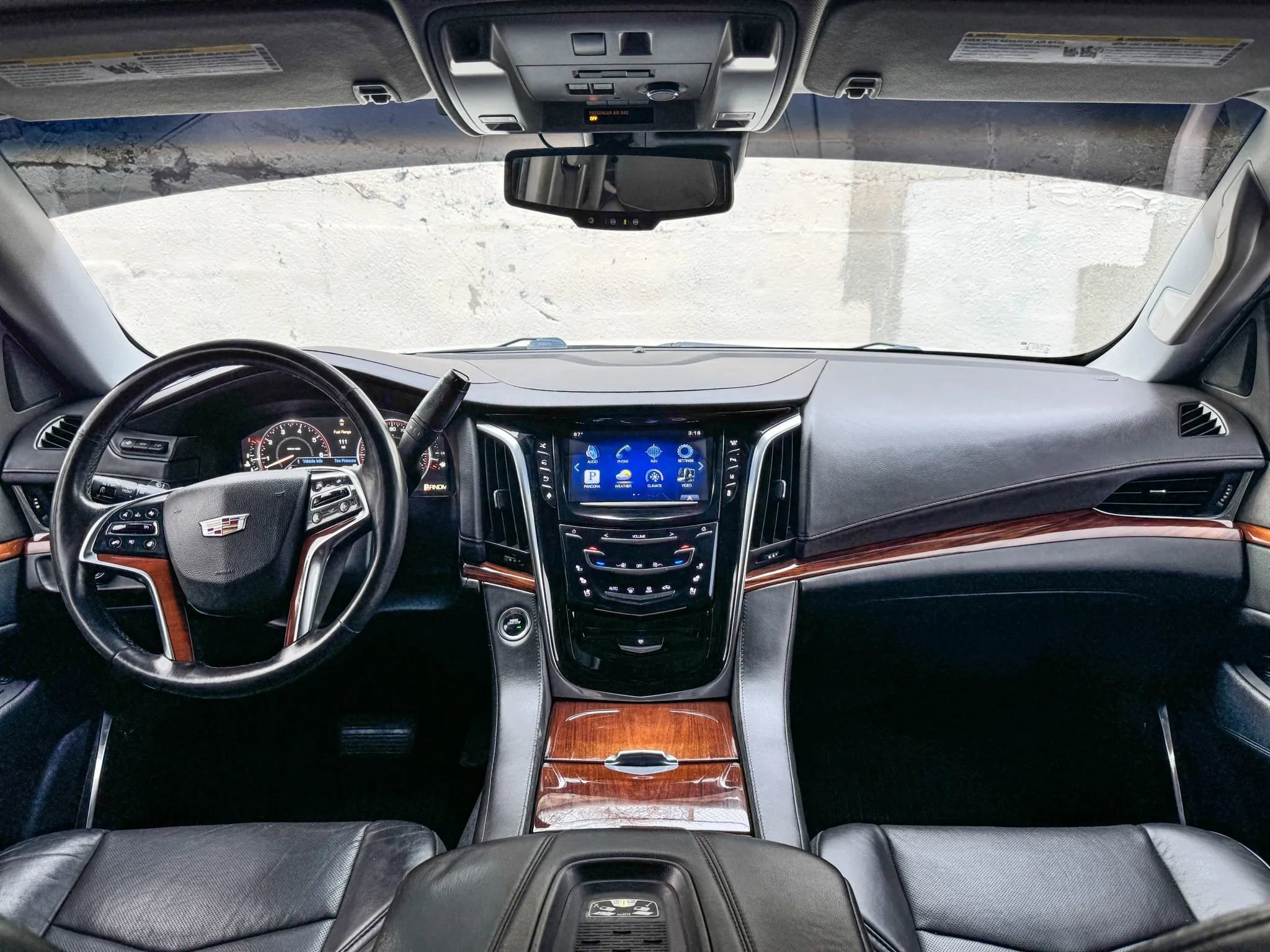 Used 2015 Cadillac Escalade Premium image 32