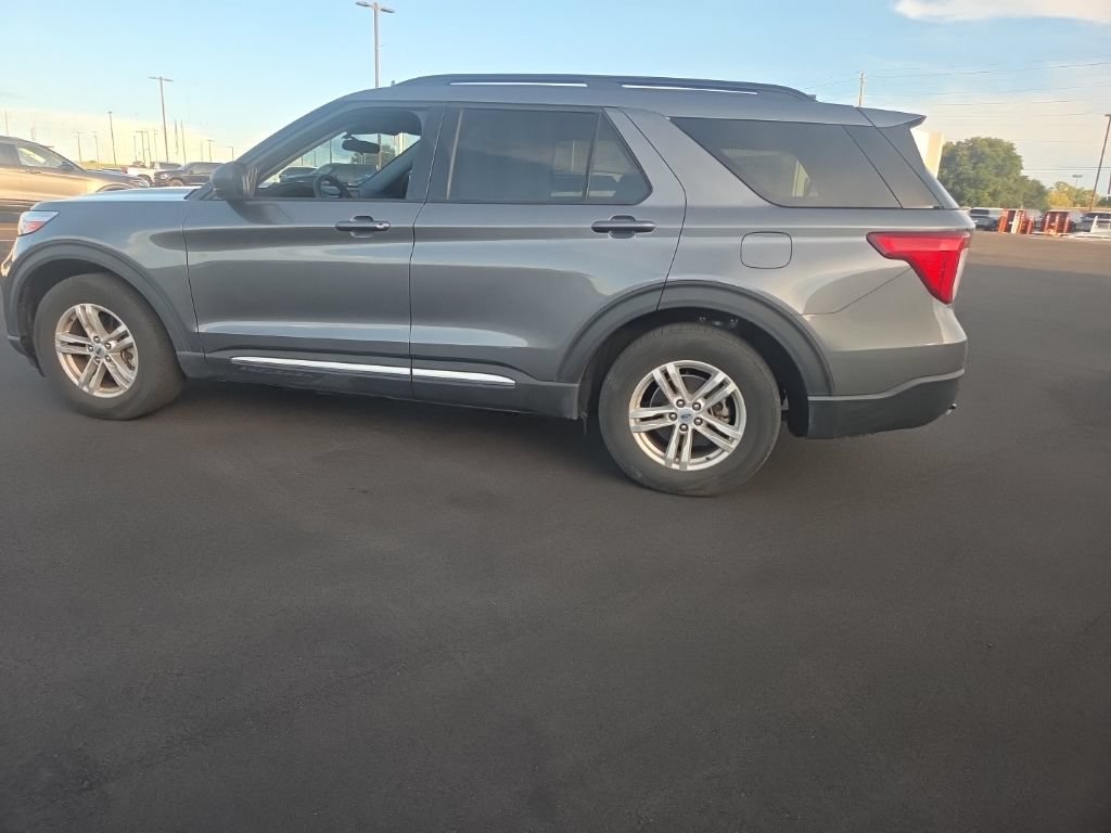 Used 2023 Ford Explorer XLT RWD image 7
