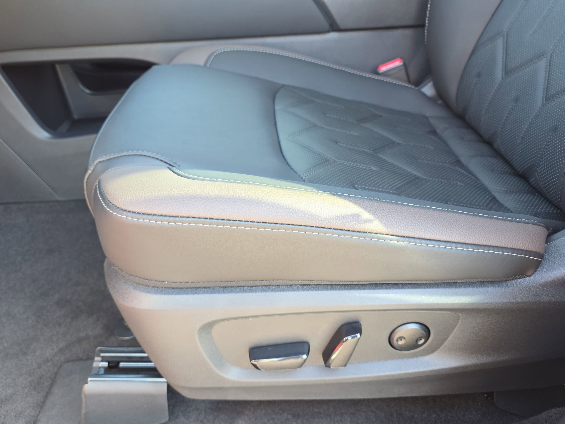New 2026 Nissan Pathfinder Platinum w/ Cargo Package AWD/4WD image 27