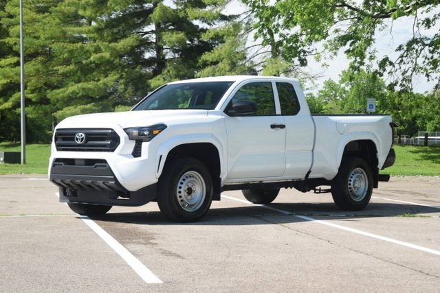 Used 2024 Toyota Tacoma SR w/ Towing Package RWD image 18
