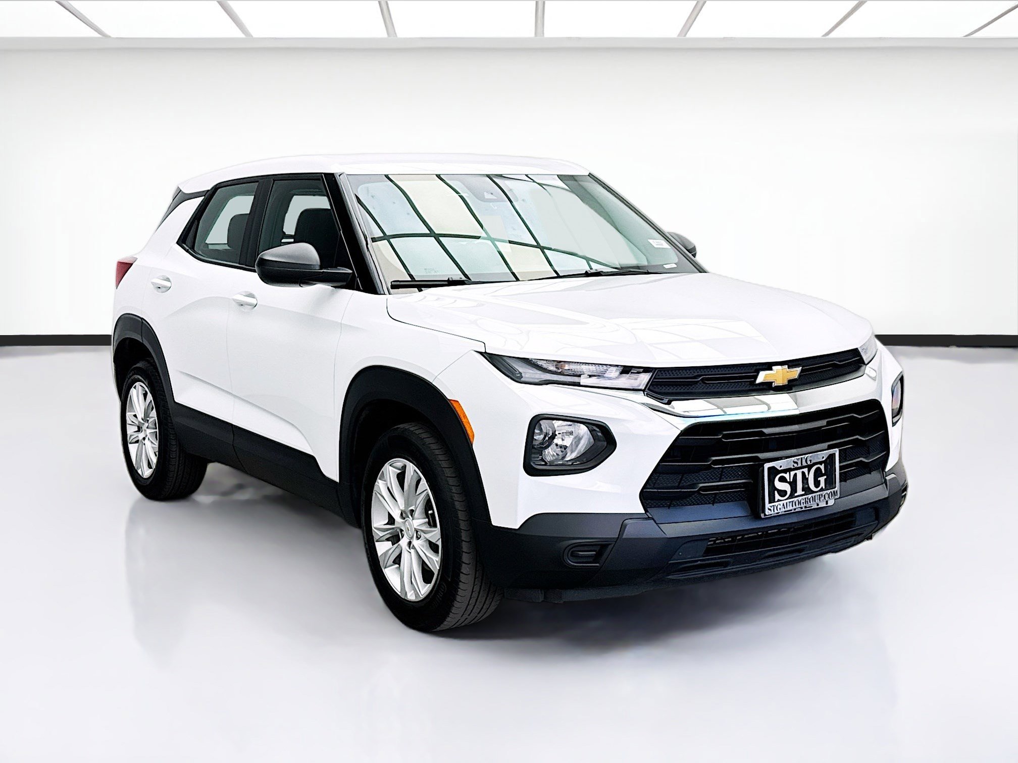 Used 2023 Chevrolet TrailBlazer LS FWD image 3