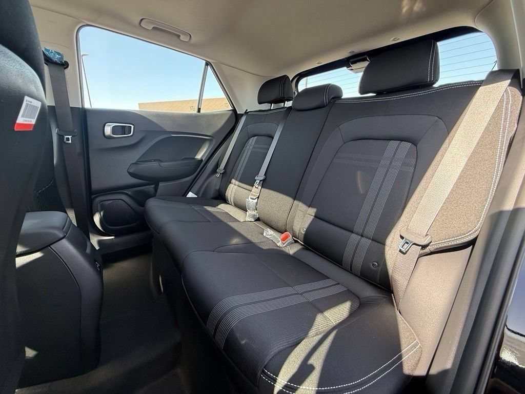 Certified 2025 Hyundai Venue SEL FWD image 24