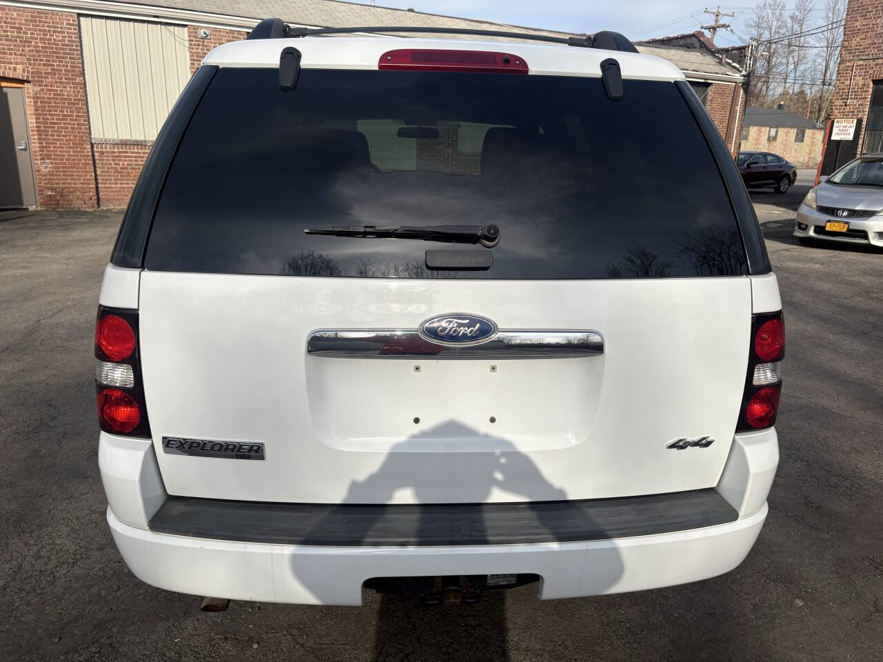 Used 2010 Ford Explorer XLT image 5