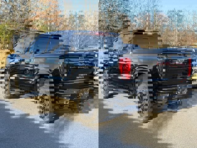 Used 2022 GMC Sierra 1500 AT4X image 5