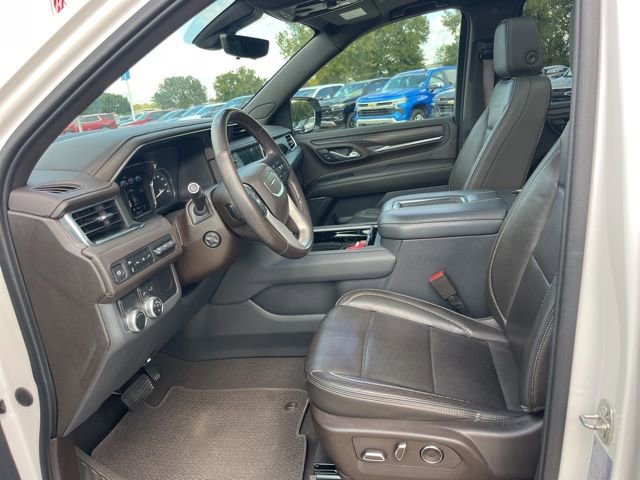 Used 2021 GMC Yukon XL Denali w/ Denali Premium Package image 17
