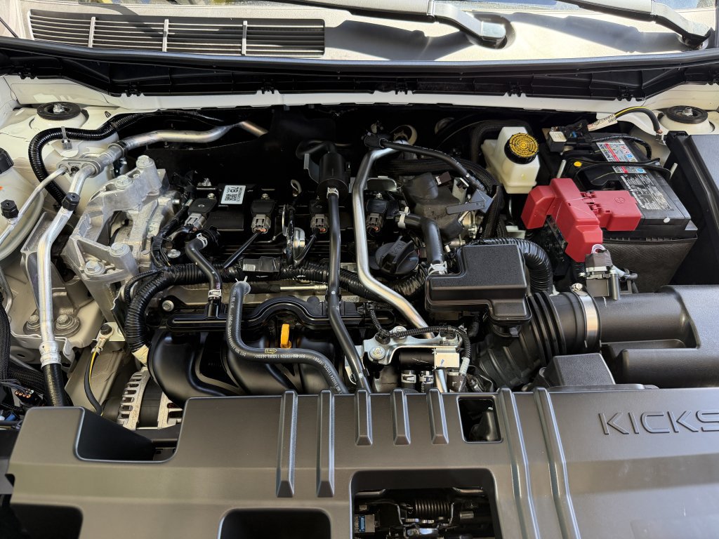 Used 2025 Nissan Kicks SR AWD/4WD image 36