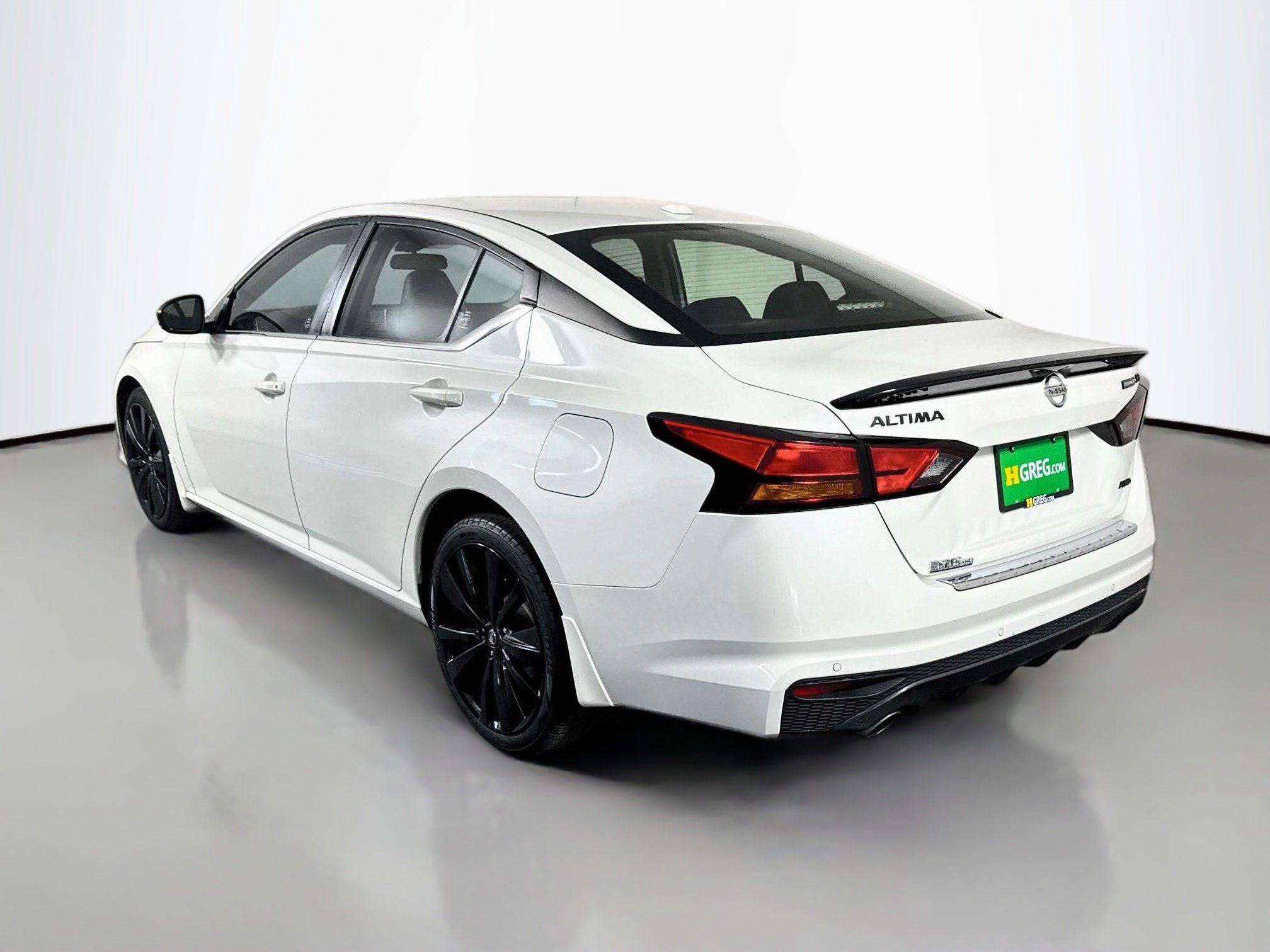 Used 2022 Nissan Altima 2.5 SR w/ Midnight Edition Package AWD/4WD image 7