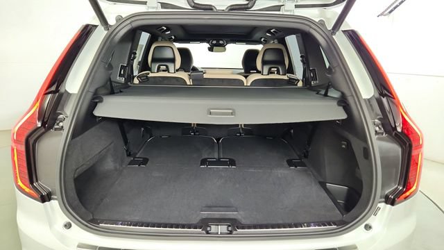 Used 2026 Volvo XC90 B6 Plus w/ Protection Package AWD/4WD image 42