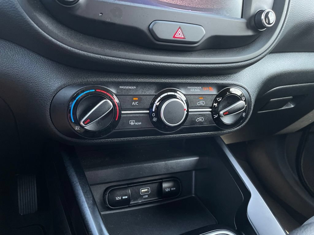 Certified 2025 Kia Soul LX w/ LX Technology Package FWD image 18