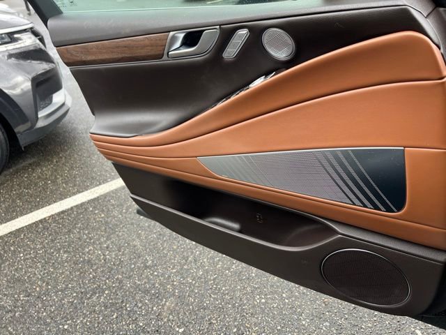 Used 2024 Genesis G80 image 13