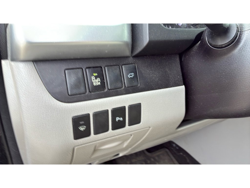Used 2016 Toyota Highlander Limited image 12
