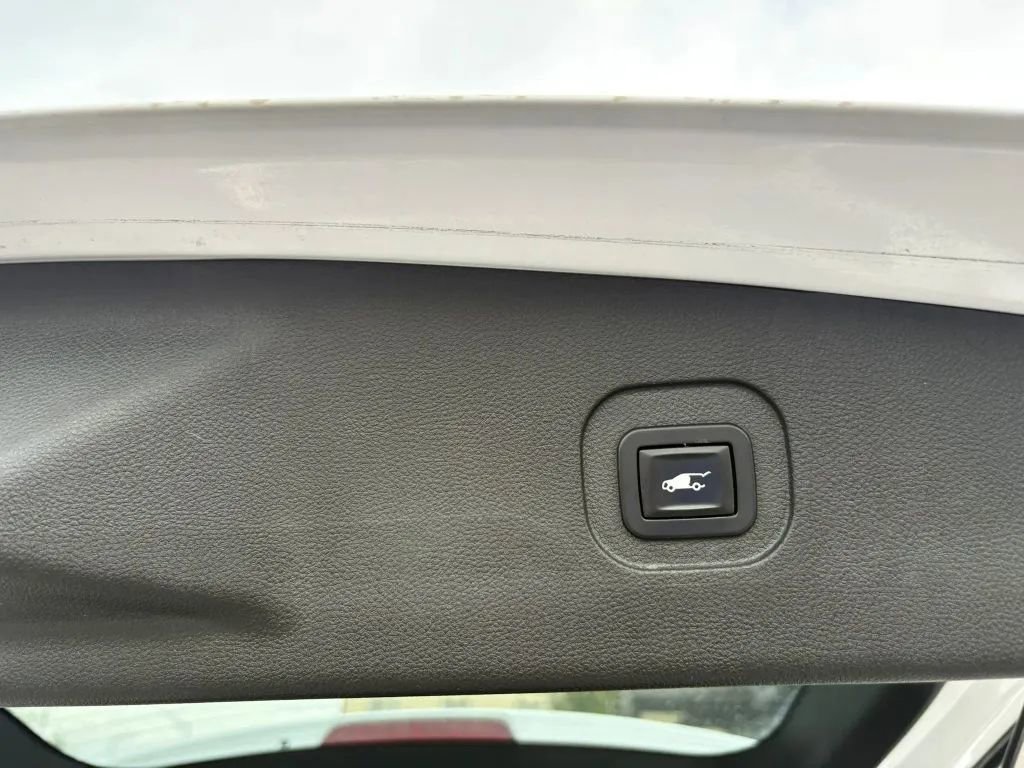 Used 2015 Chevrolet Equinox LTZ AWD/4WD image 11