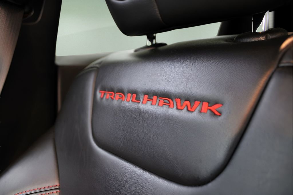 Used 2021 Jeep Cherokee Trailhawk image 37