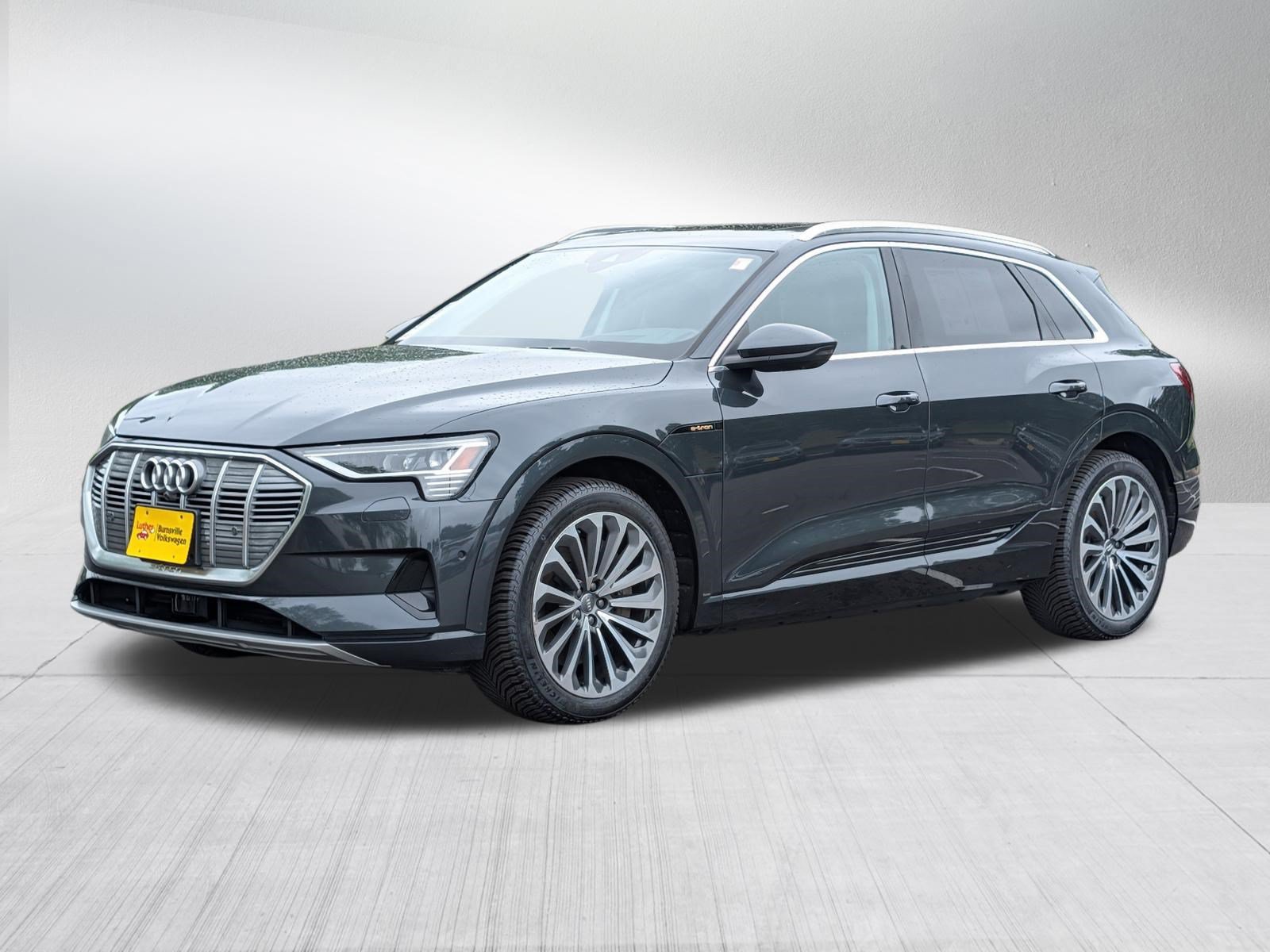Used 2019 Audi e-tron Prestige w/ Prestige Package AWD/4WD image 3