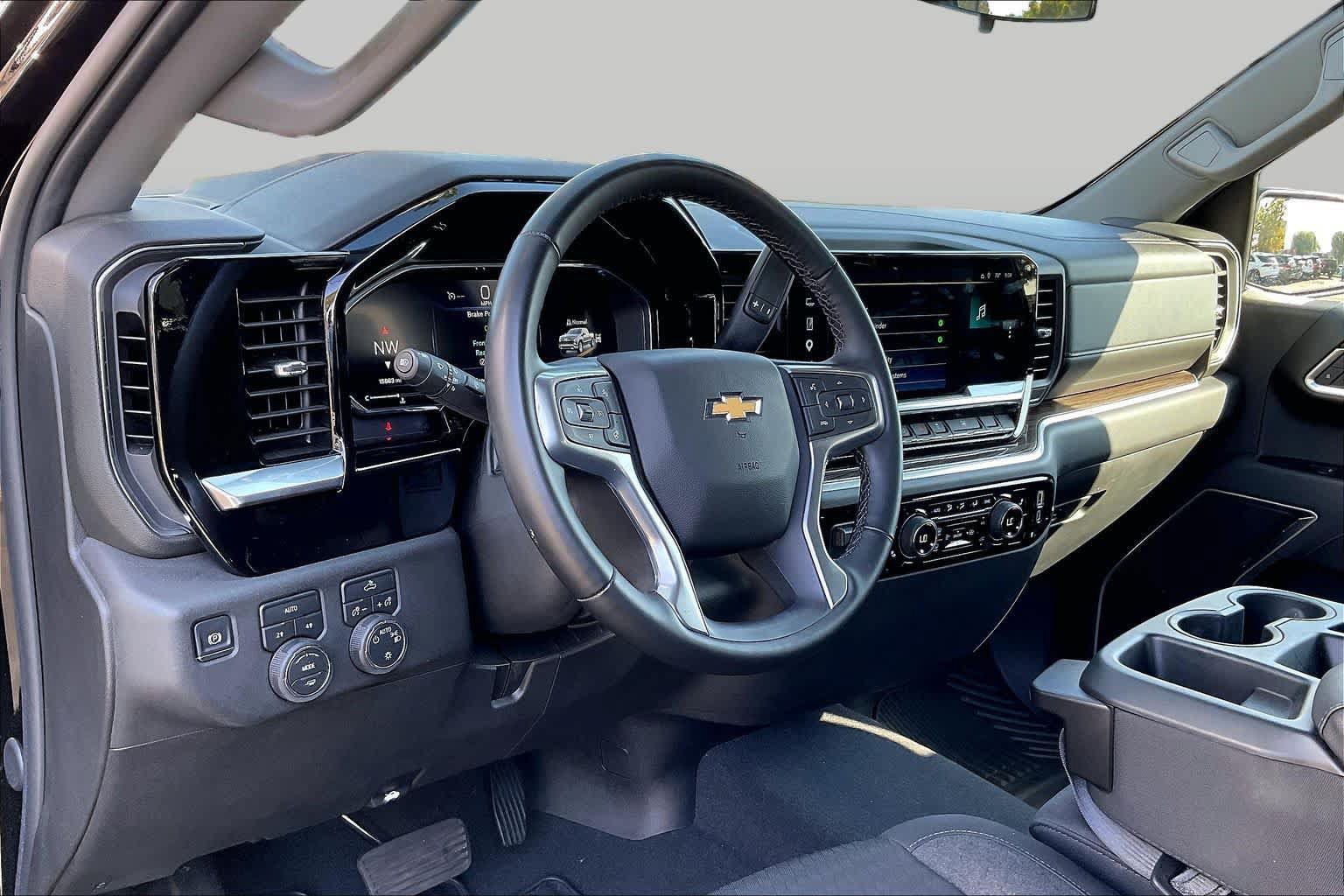 Used 2026 Chevrolet Silverado 1500 LT AWD/4WD image 17