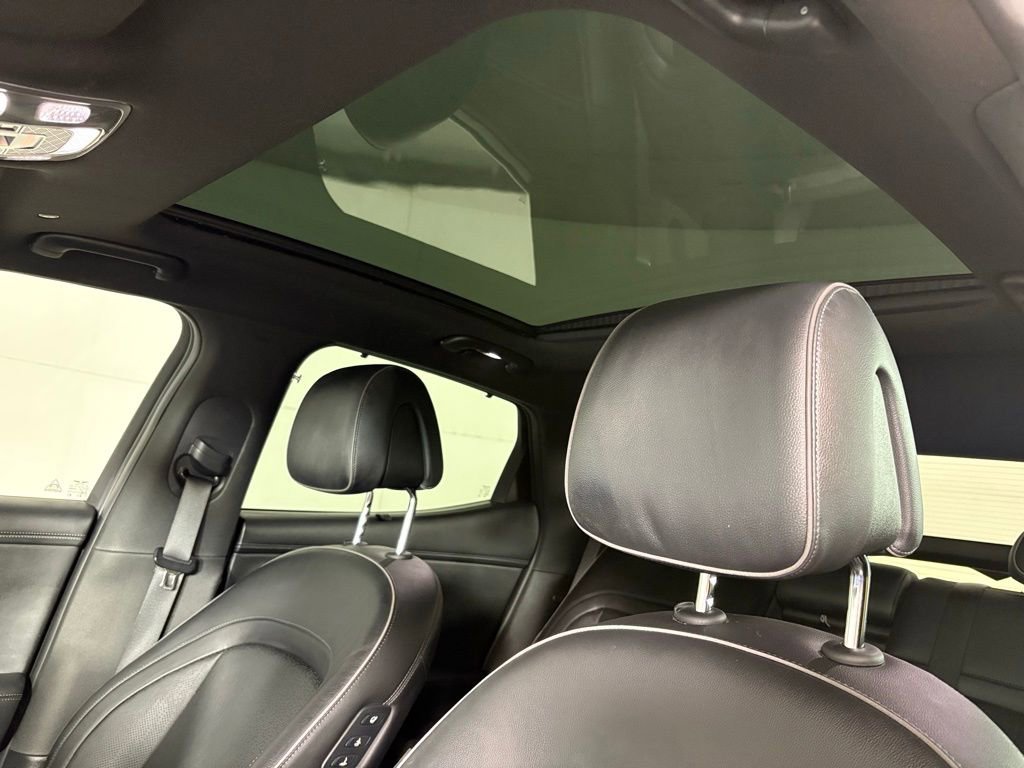 Used 2023 Genesis GV60 Advanced image 17