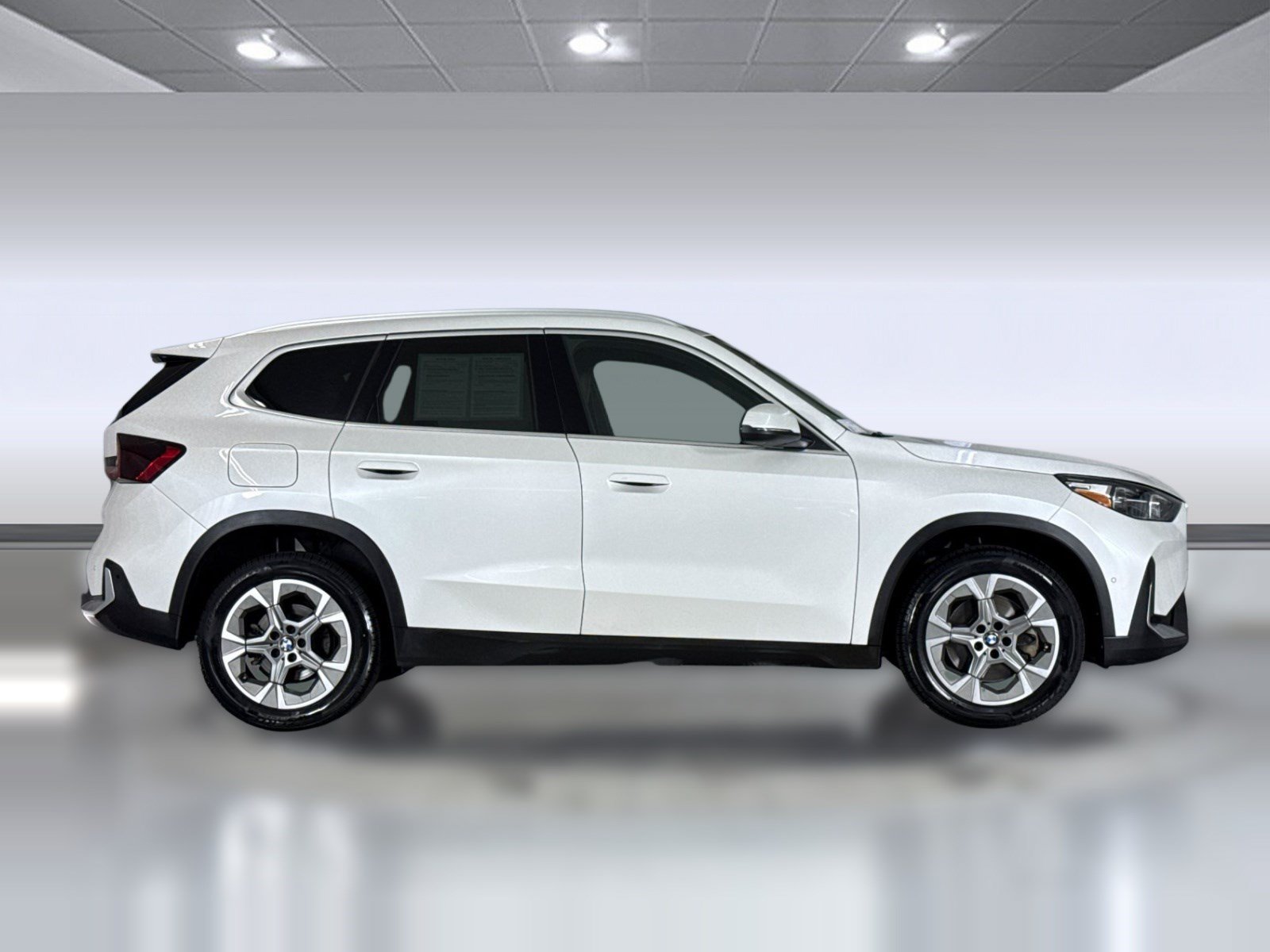Used 2023 BMW X1 xDrive28i w/ Convenience Package AWD/4WD image 8