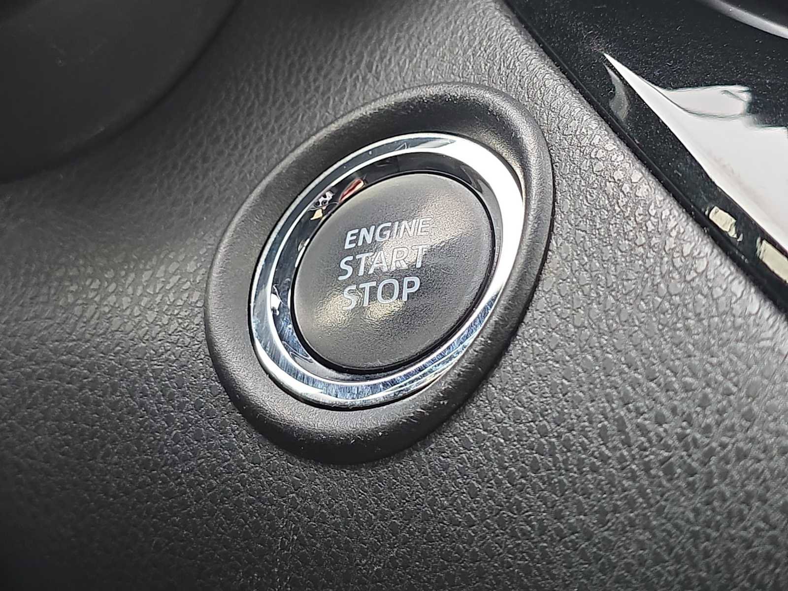 Used 2019 Toyota C-HR XLE image 24